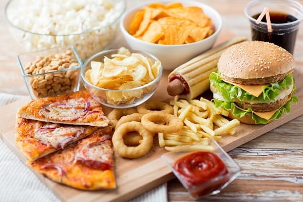 Un'alimentazione malsana può portare a infiammazioni croniche.